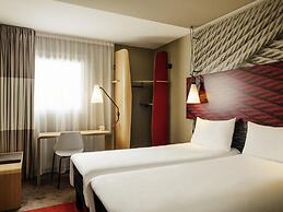 ibis Massy