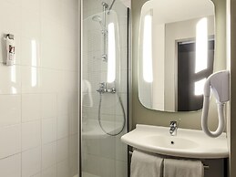 ibis Massy
