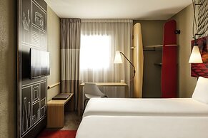 ibis Massy