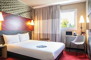 ibis Massy