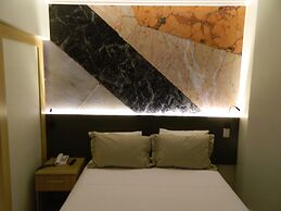 Cosmopolitan Praia Flat