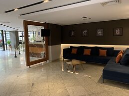 Cosmopolitan Praia Flat