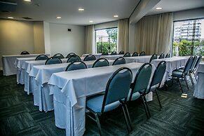 Cosmopolitan Praia Flat