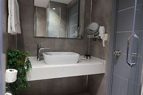 Nova Plaza Crystal Hotel & Spa