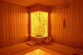 Nova Plaza Crystal Hotel & Spa