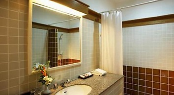 Waterfront Suites Phuket by Centara