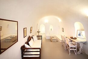 Oia Mare Villas