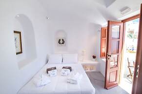 Oia Mare Villas