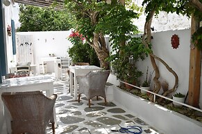 Andriani's Guest House