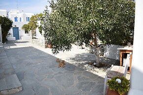 Andriani's Guest House