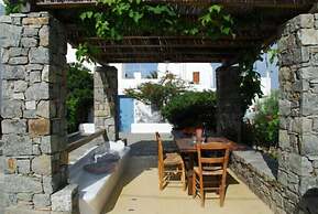 Andriani's Guest House