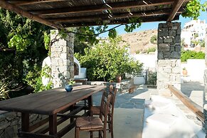 Andriani's Guest House