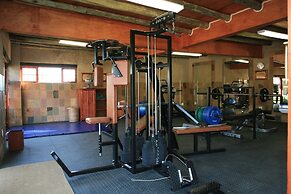 Misty Hills Country Hotel