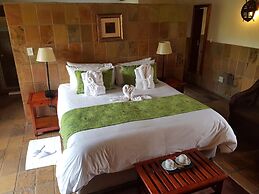 Misty Hills Country Hotel