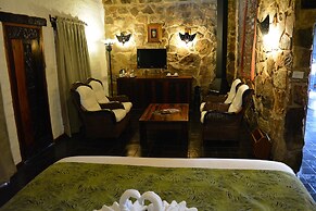 Misty Hills Country Hotel