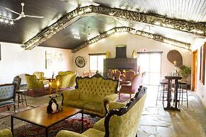 Misty Hills Country Hotel