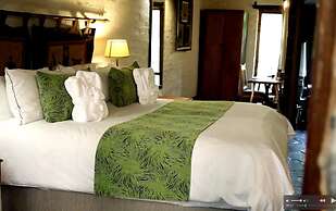 Misty Hills Country Hotel