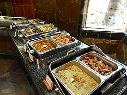 Misty Hills Country Hotel