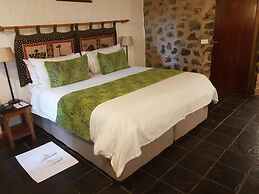 Misty Hills Country Hotel