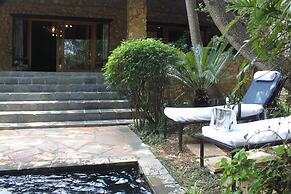 Misty Hills Country Hotel