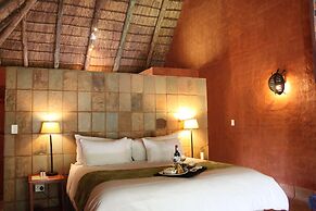 Misty Hills Country Hotel