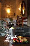 Misty Hills Country Hotel