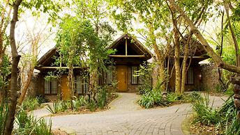 Misty Hills Country Hotel