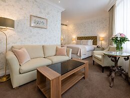 Ashburn Hotel