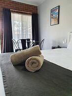 Golden Reef Motor Inn