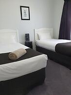 Golden Reef Motor Inn