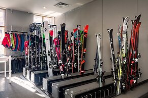 Whistler Cascade Lodge