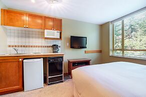 Whistler Cascade Lodge