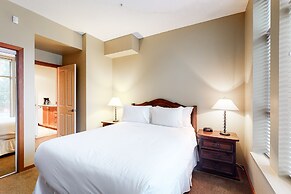 Whistler Cascade Lodge