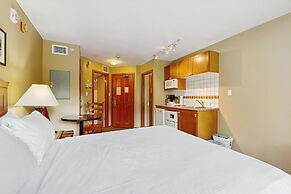 Whistler Cascade Lodge
