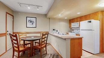 Whistler Cascade Lodge