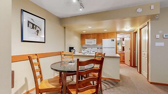 Whistler Cascade Lodge
