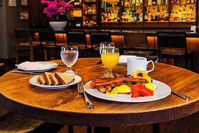 Grand Park Hotel Vancouver Airport, Ascend Hotel Collection