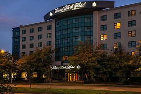 Grand Park Hotel Vancouver Airport, Ascend Hotel Collection