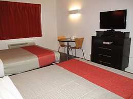 Motel 6 Moncton, NB