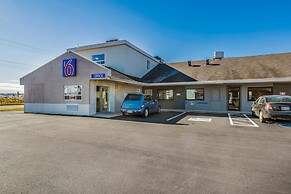 Motel 6 Moncton, NB
