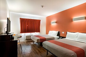Motel 6 Moncton, NB