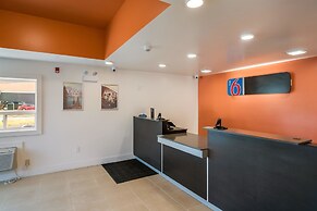 Motel 6 Moncton, NB