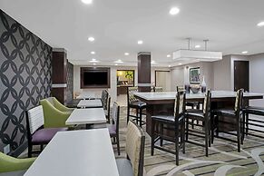 La Quinta Inn & Suites by Wyndham Knoxville North I-75