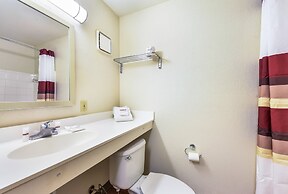 HomeTowne Studios By Red Roof Dallas - North Addison/ Tollway