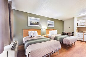 HomeTowne Studios By Red Roof Dallas - North Addison/ Tollway