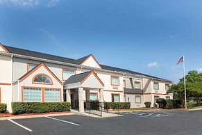 Microtel Inn & Suites by Wyndham Columbia/Fort Jackson N