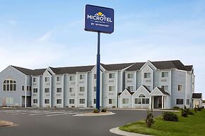 Microtel Inn & Suites by Wyndham Lincoln