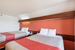 Motel 6 Olathe, KS
