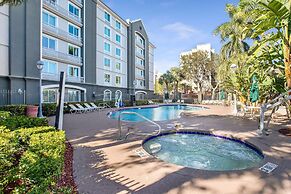 La Quinta Inn & Suites by Wyndham Ft. Lauderdale Airport