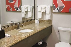 Comfort Inn & Suites NW Milwaukee